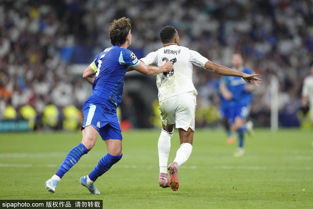 随着联赛的, 塞维利亚, 的挑战